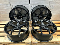 MM Wheels MM08 21 Zoll Schwarz Glanz 9,0x21 ET38 5/112